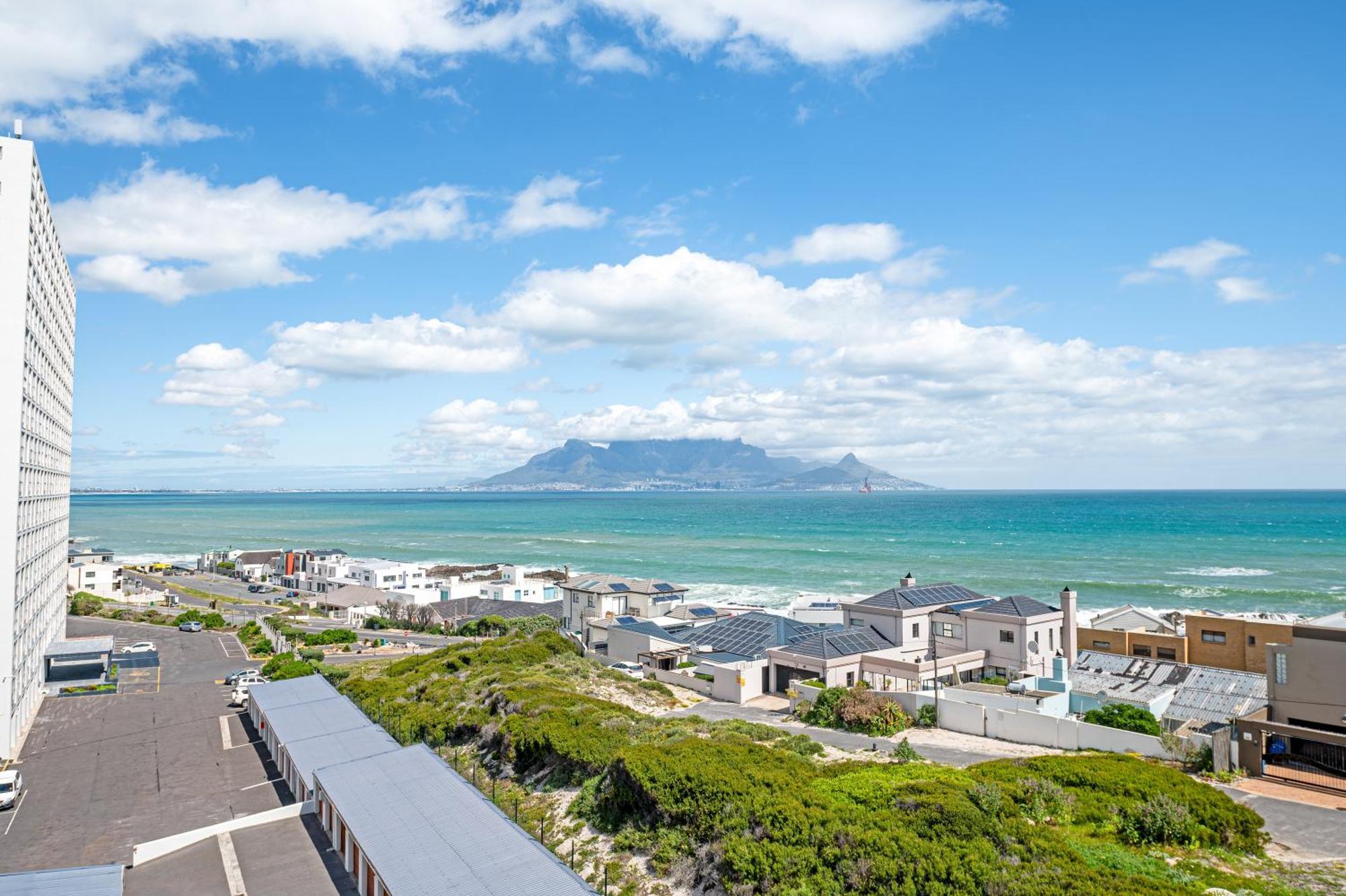 Luxury Beachfront Penthouse In Blouberg- 402 Azul * Bloubergstrand