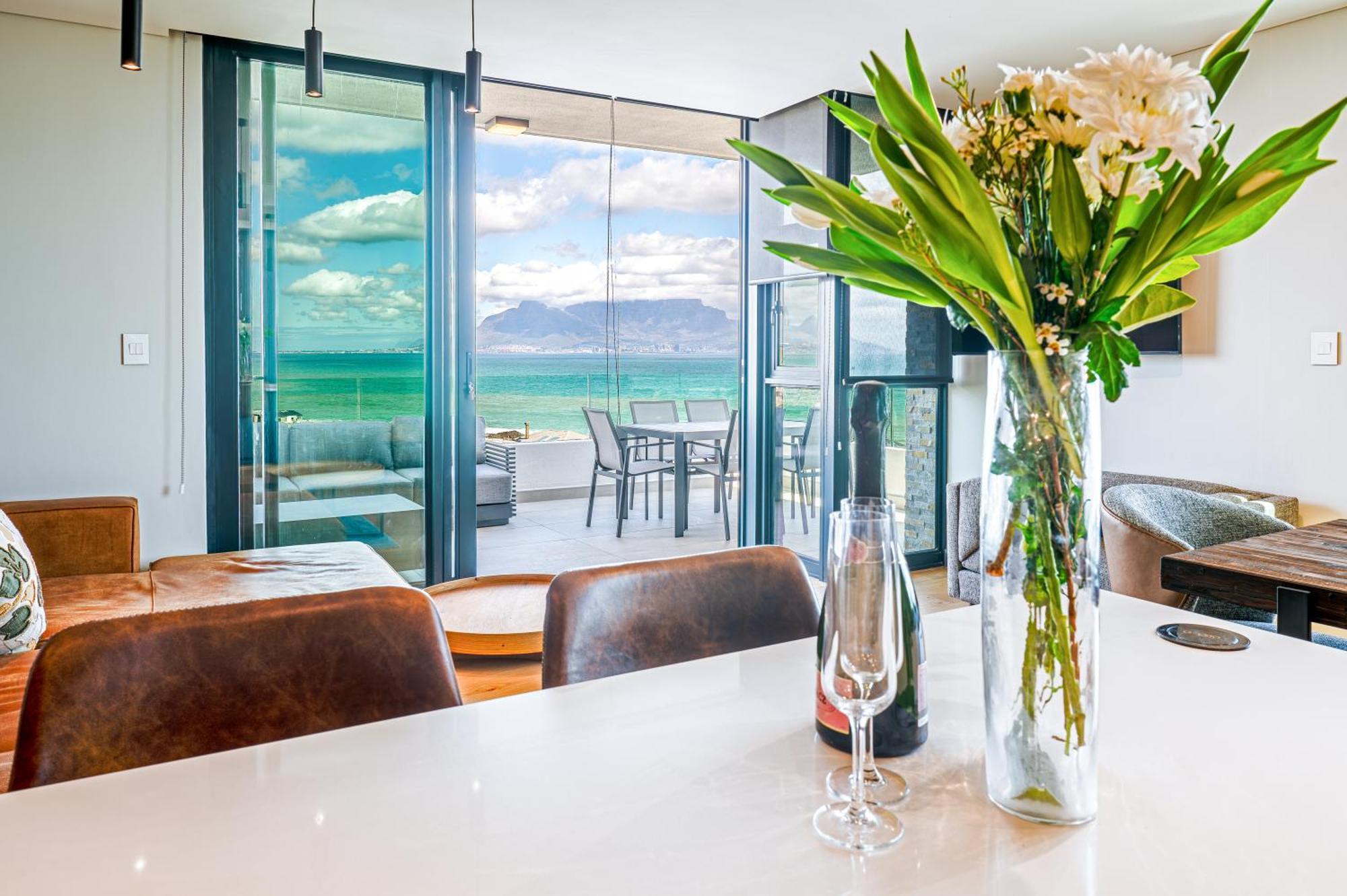 Luxury Beachfront Penthouse In Blouberg- 402 Azul * Bloubergstrand