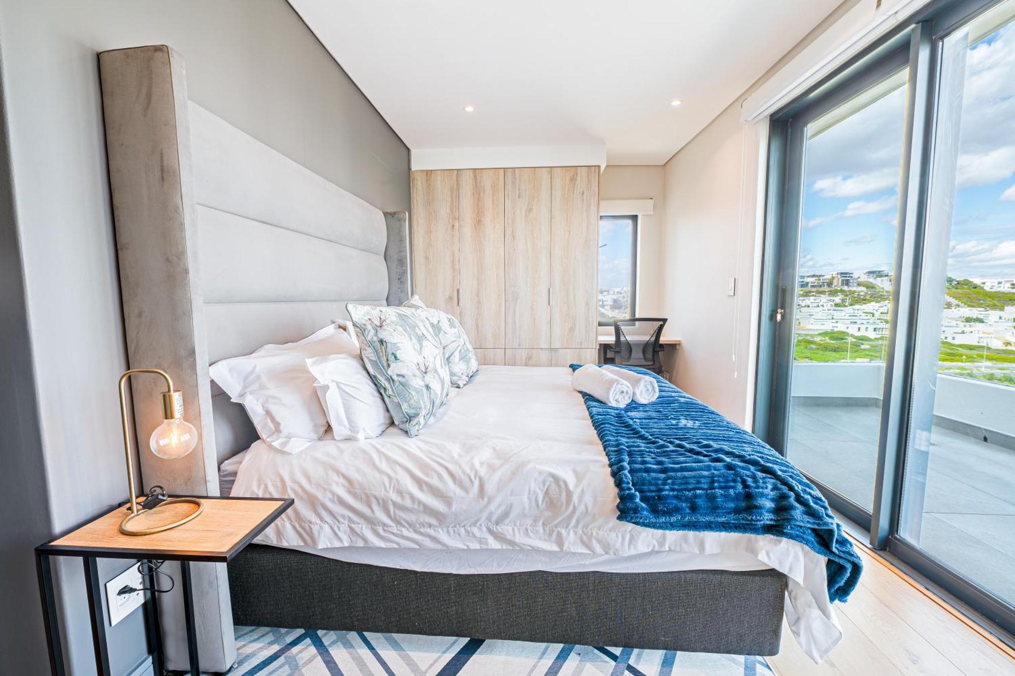 Luxury Beachfront Penthouse In Blouberg- 402 Azul Apartamento